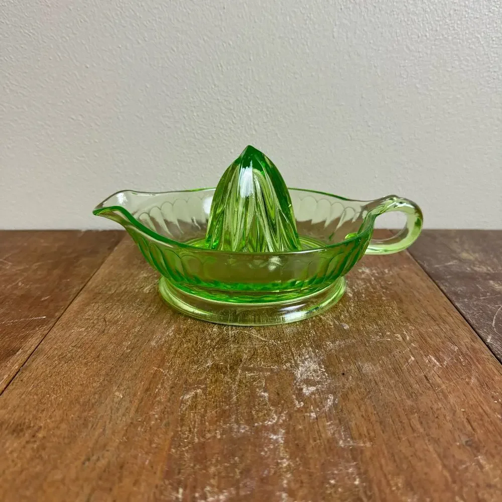 Depression Era Green Vaseline Uranium Fruit‎ Juicer Reamer